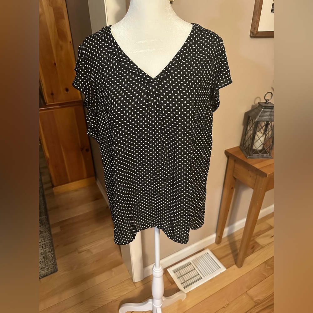 Philosophy Black and White Short Sleeve Relaxed Office Blouse